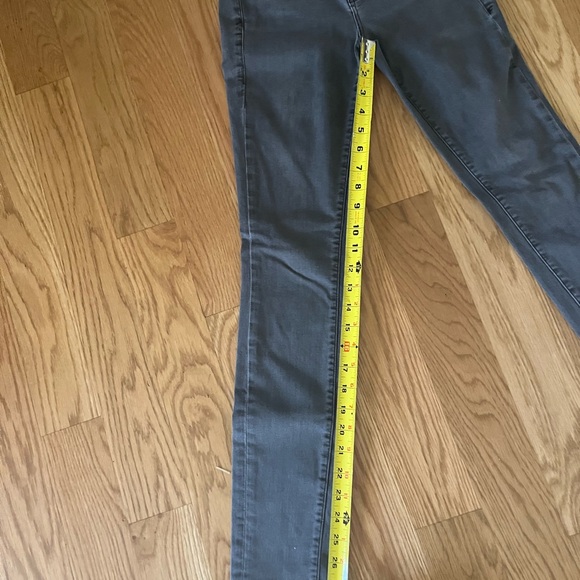 Frame Denim Le Skinny De Jeanne Jeans in Grey's Inn (Grey) - Size 26 - Picture 6 of 6
